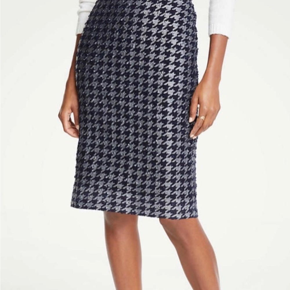 Ann Taylor - Houndstooth Pencil Skirt - Navy and Silver Sequin